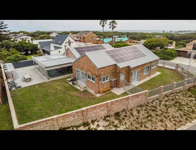 4 BEDROOM HOUSE FOR SALE IN SANDBAAI